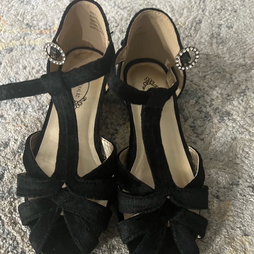 Girls deess shoes